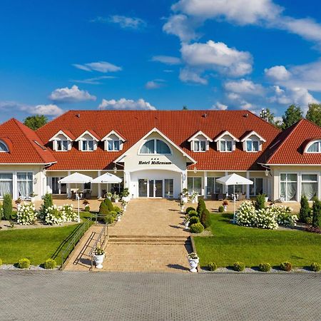 Hotel Millenium Góra Motyczna Kültér fotó