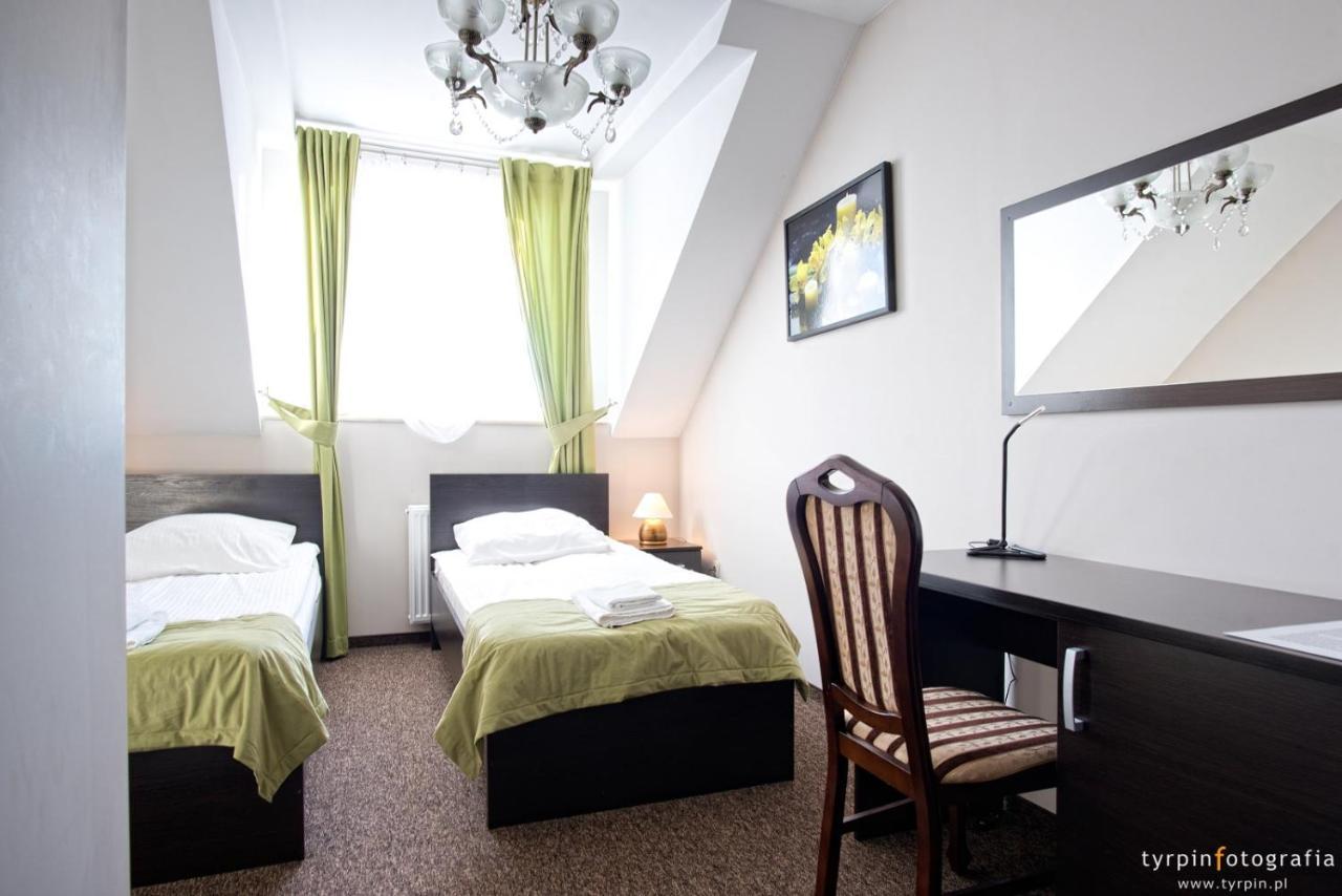 Hotel Millenium Góra Motyczna Kültér fotó