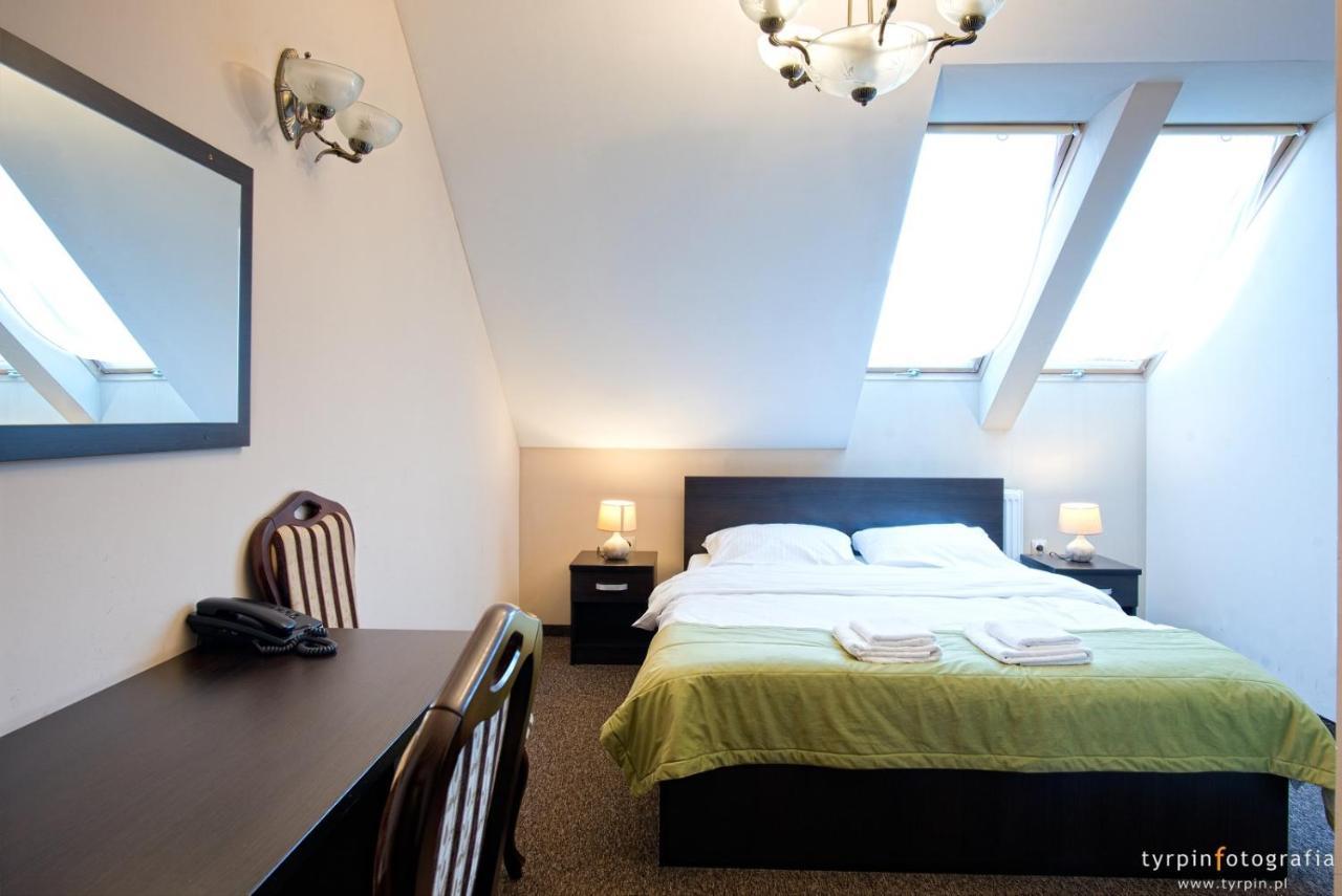 Hotel Millenium Góra Motyczna Kültér fotó