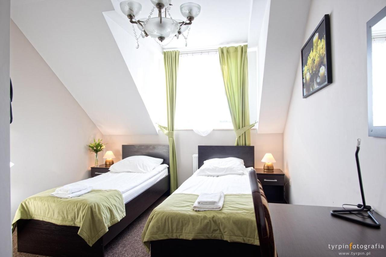 Hotel Millenium Góra Motyczna Kültér fotó
