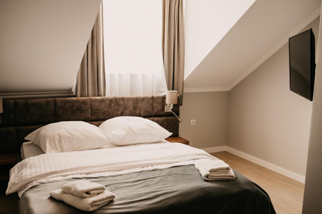 Hotel Millenium Góra Motyczna Kültér fotó