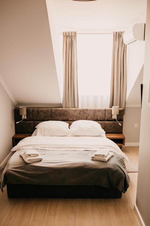 Hotel Millenium Góra Motyczna Kültér fotó