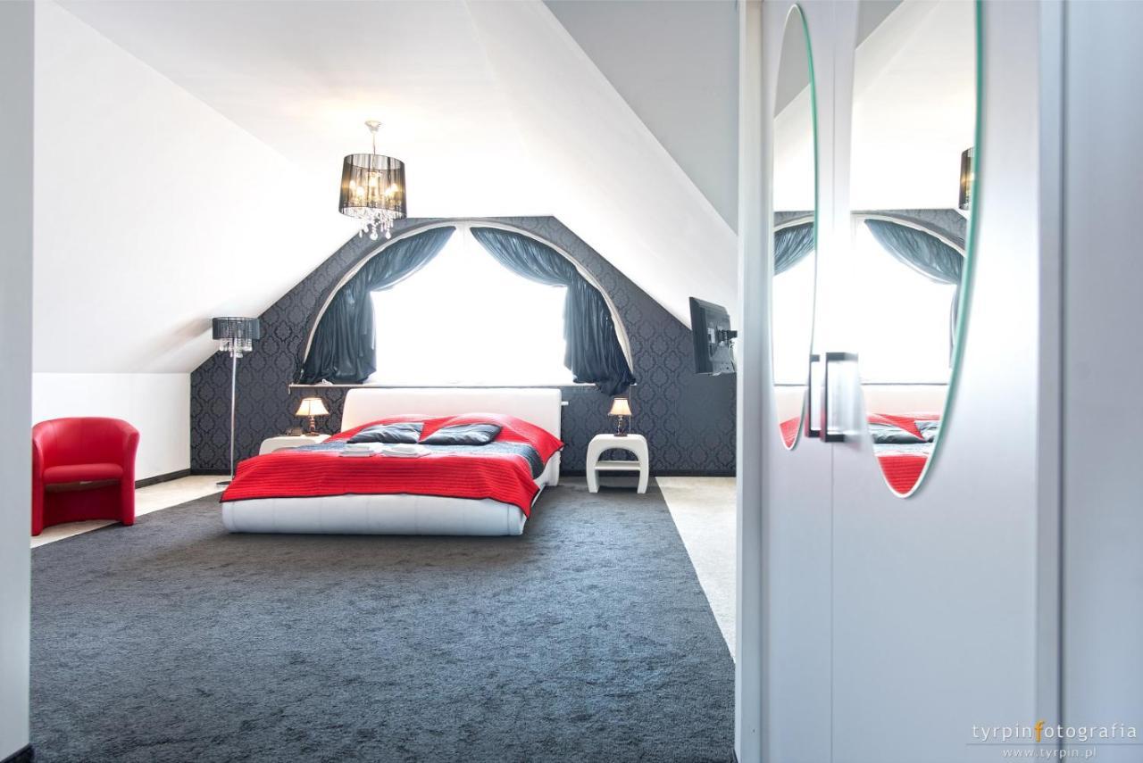 Hotel Millenium Góra Motyczna Kültér fotó