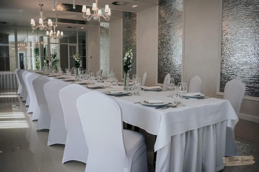 Hotel Millenium Góra Motyczna Kültér fotó