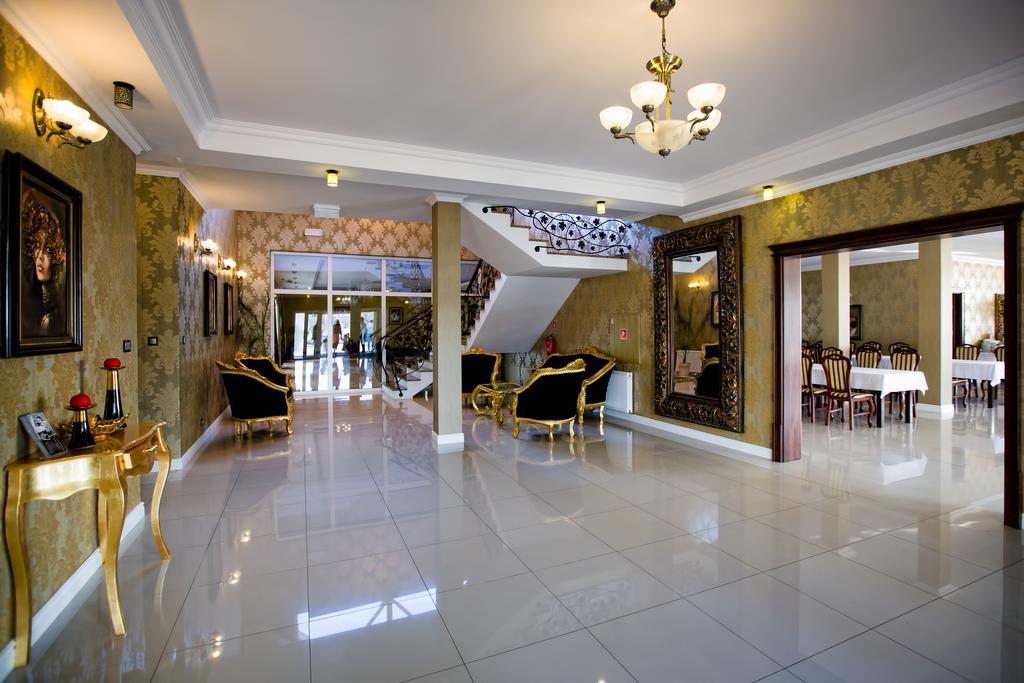 Hotel Millenium Góra Motyczna Kültér fotó