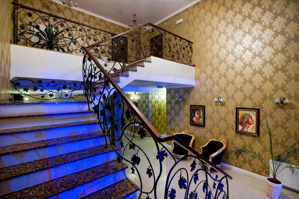 Hotel Millenium Góra Motyczna Kültér fotó