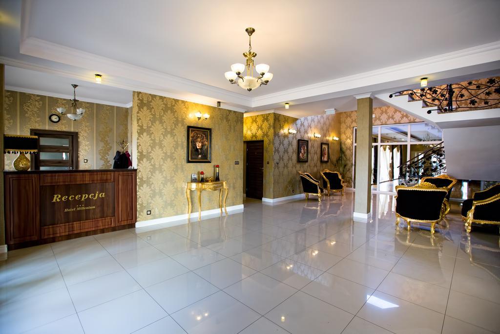 Hotel Millenium Góra Motyczna Kültér fotó